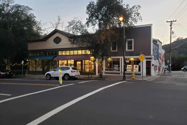 25 W. Main – Restaurant Building For Lease or Sale